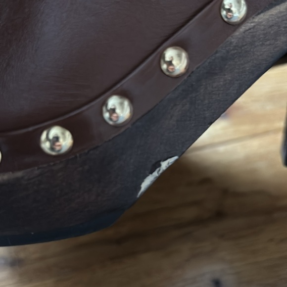 Brown Clogs - Picture 11 of 12